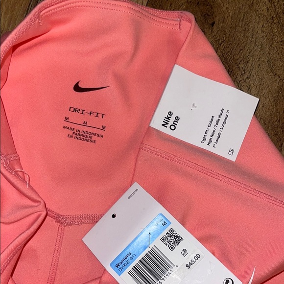 Nike One Coral 7inch Biker Shorts NWT size M - Picture 3 of 4